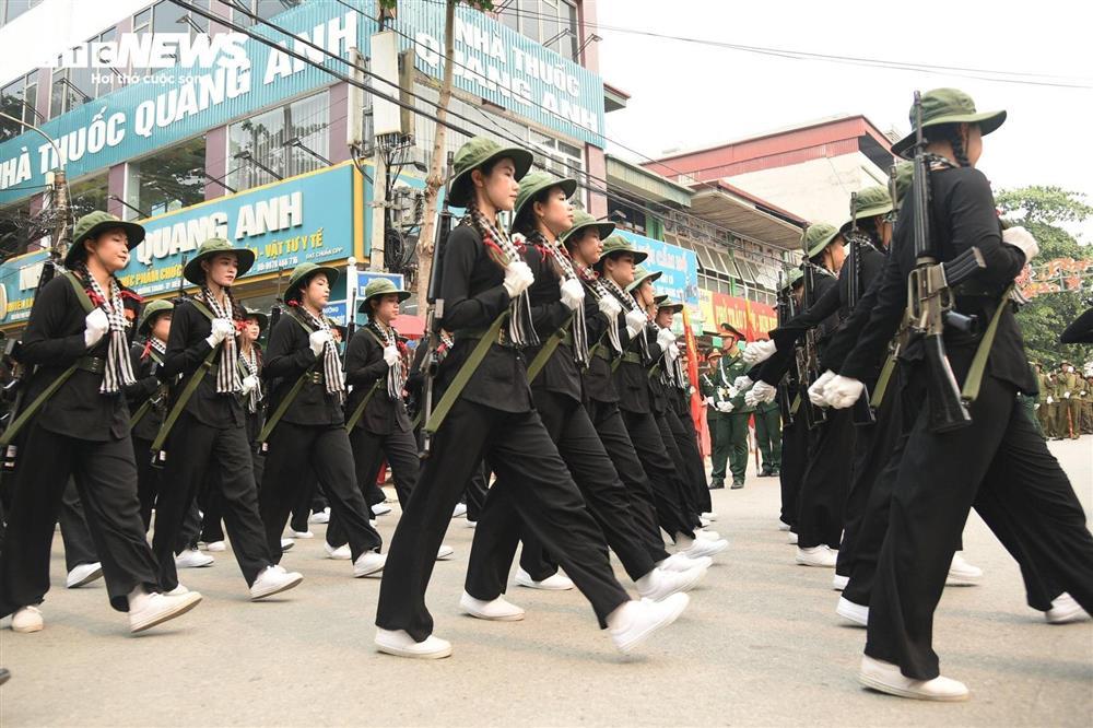 Ngắm những bóng hồng tham gia diễu binh kỷ niệm Chiến thắng Điện Biên Phủ-19