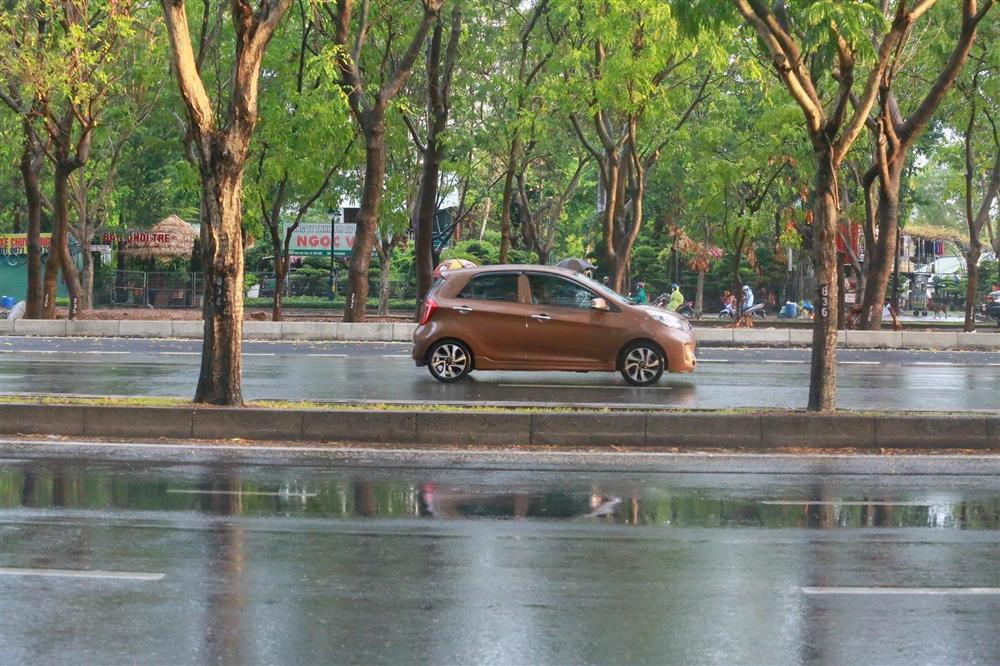 TP.HCM có mưa vàng giải nhiệt ở nhiều nơi, sắp qua cao điểm nắng nóng-4