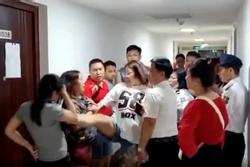 Công an vào cuộc vụ người phụ nữ đạp cư dân tại chung cư ở Hà Nội