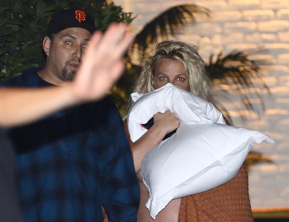 Thực hư vụ ẩu đả giữa Britney Spears và bạn trai ở khách sạn-1
