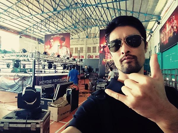 Johnny Trí Nguyễn 17 năm sau Dòng Máu Anh Hùng: Vẻ ngoài tuổi 50 xuống sắc, chưa làm đám cưới với bạn gái-2