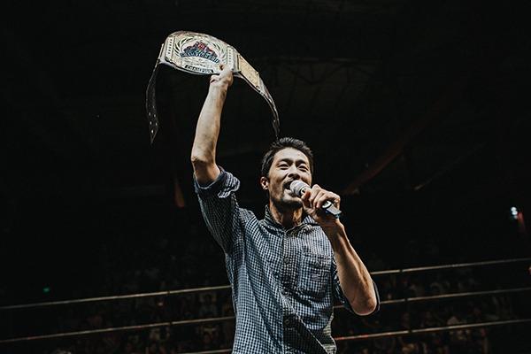 Johnny Trí Nguyễn 17 năm sau Dòng Máu Anh Hùng: Vẻ ngoài tuổi 50 xuống sắc, chưa làm đám cưới với bạn gái-3