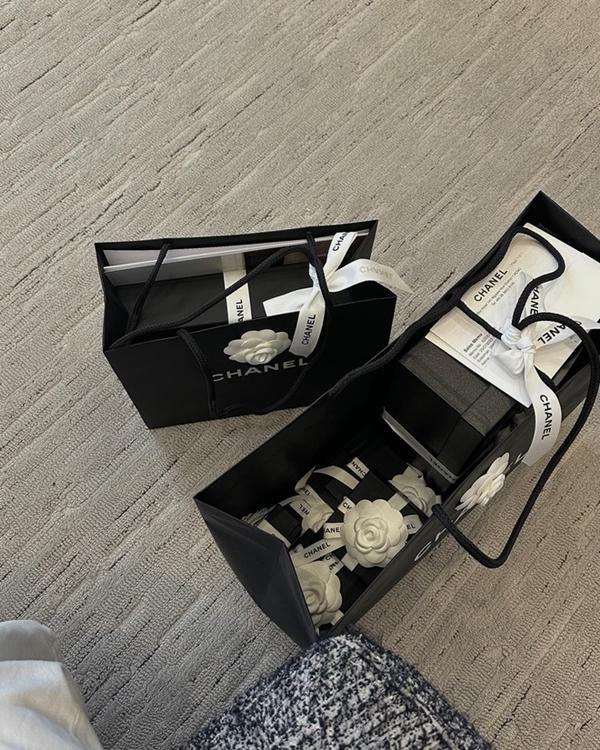 Chị đẹp vừa được cơ trưởng nổi tiếng nhất Việt Nam cầu hôn, vui quá tuyên bố nghỉ bán hàng-8