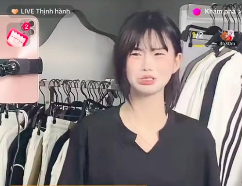 Nữ TikToker xinh đẹp uất ức khóc nghẹn trên livestream, phẫn nộ khi biết lý do-2