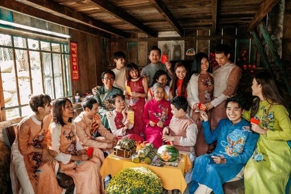 Hai đạo diễn nghìn tỷ: Người từng bị đuổi học, người bán hàng rong từ năm 8 tuổi-4