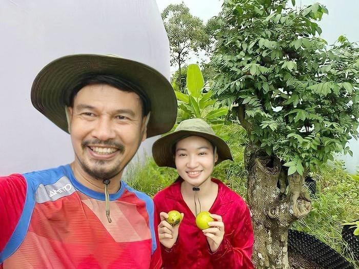 Căn nhà độc đáo của nam nghệ sĩ đình đám có vợ kém 26 tuổi-13