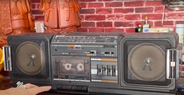 Căn nhà độc đáo của nam nghệ sĩ đình đám có vợ kém 26 tuổi-9