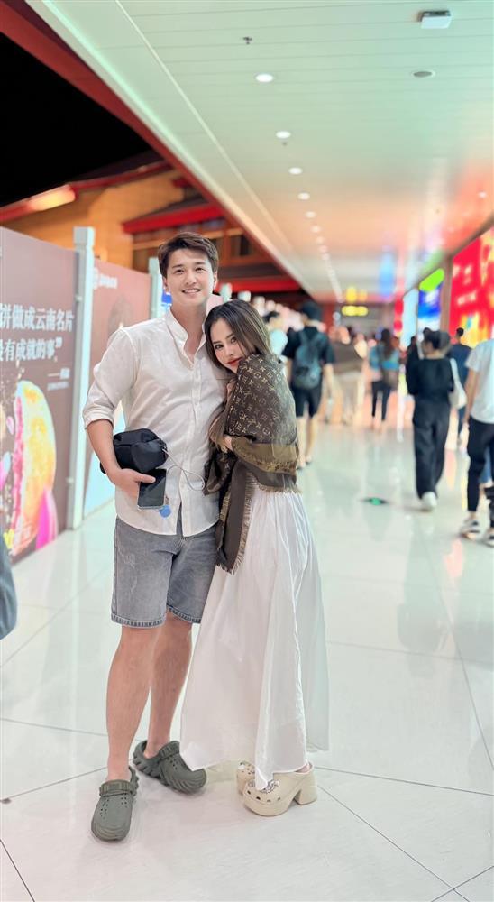 Diễn viên Huỳnh Anh và vợ MC hơn 6 tuổi đi tuần trăng mật ở Trung Quốc-6