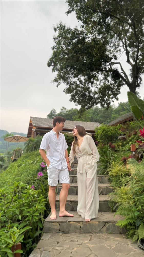 Diễn viên Huỳnh Anh và vợ MC hơn 6 tuổi đi tuần trăng mật ở Trung Quốc-8