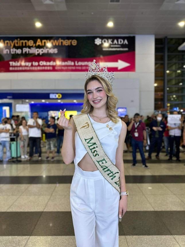 Đương kim Hoa hậu Trái Đất xuống sắc sau 5 tháng đăng quang ở Việt Nam-1