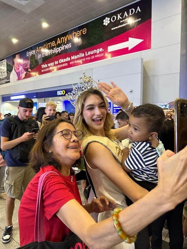 Đương kim Hoa hậu Trái Đất xuống sắc sau 5 tháng đăng quang ở Việt Nam-3