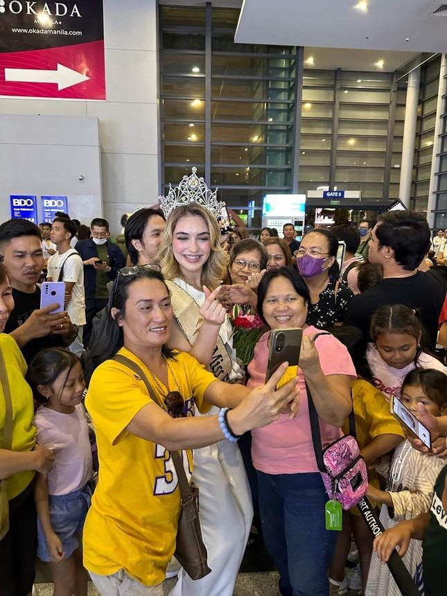 Đương kim Hoa hậu Trái Đất xuống sắc sau 5 tháng đăng quang ở Việt Nam-4