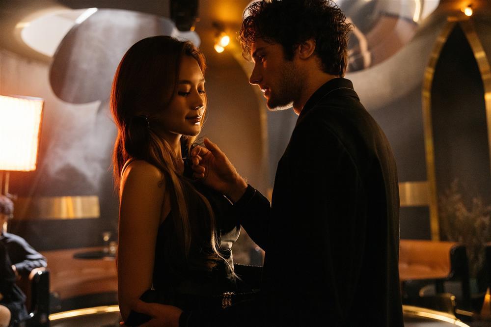 Sự thật việc Thiều Bảo Trang lái siêu xe đến chia tay bạn trai-3