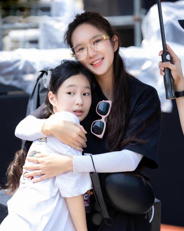 Con gái 12 tuổi của Lý Hải, đạo diễn phim Lật Mặt: Phổng phao, thừa hưởng nét đẹp từ mẹ-6