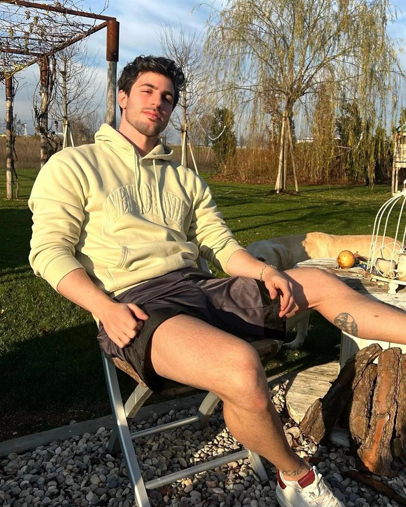 Nam người mẫu bị sa thải khỏi Met Gala vì quá điển trai-6