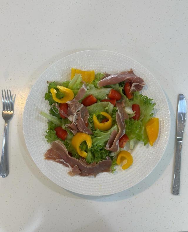 Kỳ Duyên xúc động nhìn lại ảnh thời phát tướng, tiết lộ thực đơn gần 30 món giảm cân, lấy lại rãnh 11-4