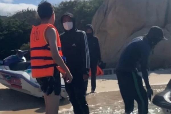 Danh tính lái xe taxi nghi chặt chém du khách nước ngoài ở Hà Nội-3