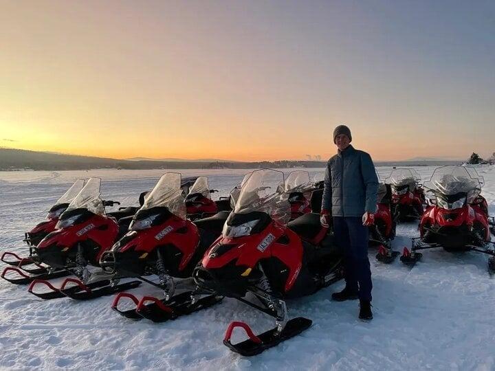 Sống du mục trên tàu hỏa khoang hạng nhất 2 năm, chàng trai 17 tuổi gây sốt-2