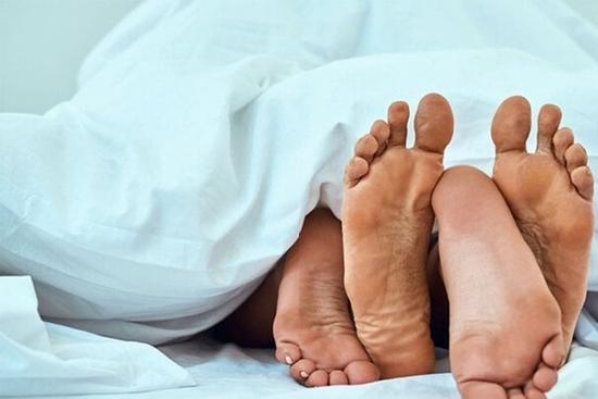 Từ một vụ ngoại tình của chồng, tôi phát hiện anh 'ăn vụng' liên tục 15 năm qua