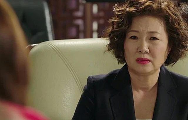 Đến thăm thông gia nằm viện, mẹ tôi bị coi thường ra mặt chỉ vì mang theo thứ này-1