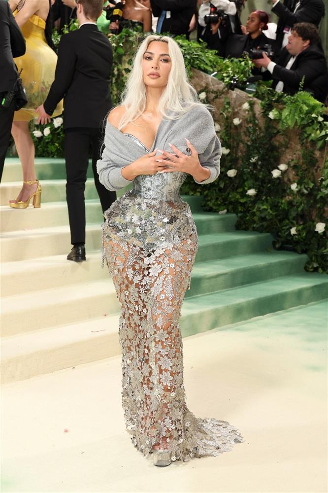 Tại sao lại khỏa thân đến Met Gala?-4