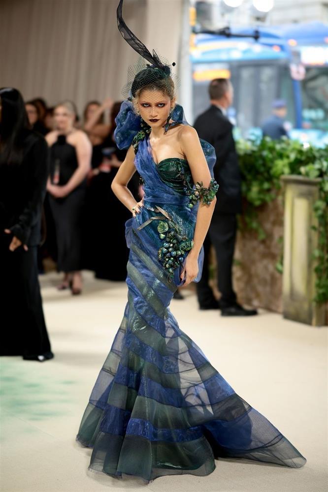 Tại sao lại khỏa thân đến Met Gala?-1