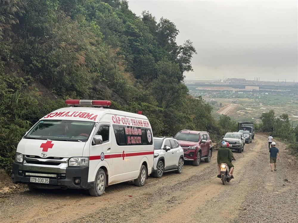 Nhân chứng kể giây phút đất đá sạt lở khiến 3 người tử vong ở Hà Tĩnh-4