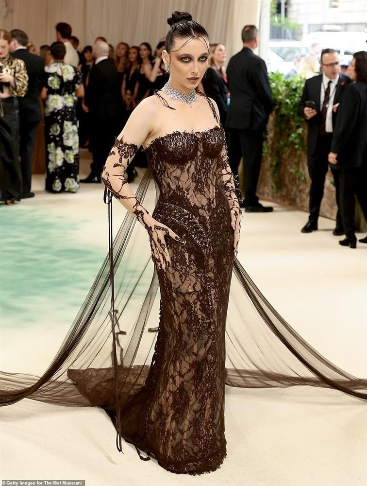 Bộ váy thảm họa tại Met Gala 2024-1