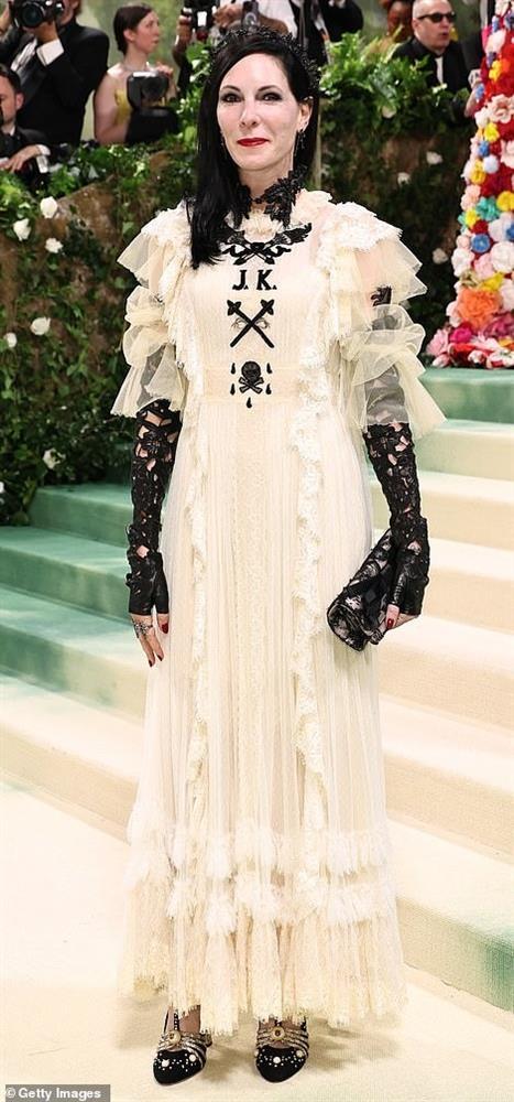 Bộ váy thảm họa tại Met Gala 2024