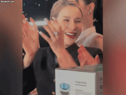 Các Chị Đẹp miệt mài thu âm cho màn debut của LUNAS, 2 Chị Đẹp vắng mặt vì lí do đậm chất phú bà-1