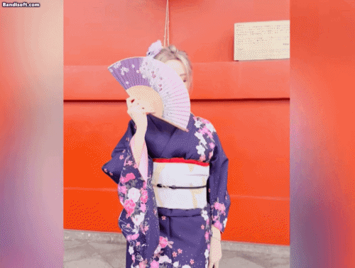 Các Chị Đẹp miệt mài thu âm cho màn debut của LUNAS, 2 Chị Đẹp vắng mặt vì lí do đậm chất phú bà-2