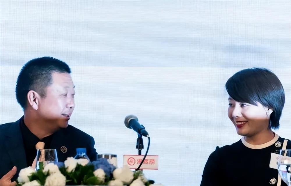 16 tuổi nghỉ học để giúp anh trai trả nợ, nhiều năm sau thôn nữ thành tỷ phú-2