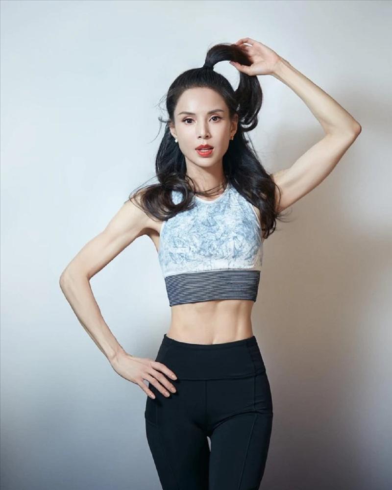 Mỹ nhân U60 không chồng, không con, gây chú ý mỗi lần xuất hiện, nhẹ nhàng bỏ túi gần 3 tỷ-2