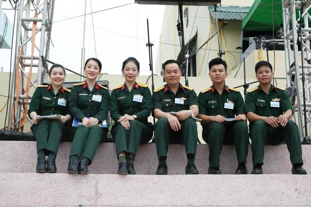 Hé lộ chủ nhân giọng đọc đi vào lòng người ở lễ diễu binh, diễu hành kỷ niệm chiến thắng Điện Biên Phủ-6