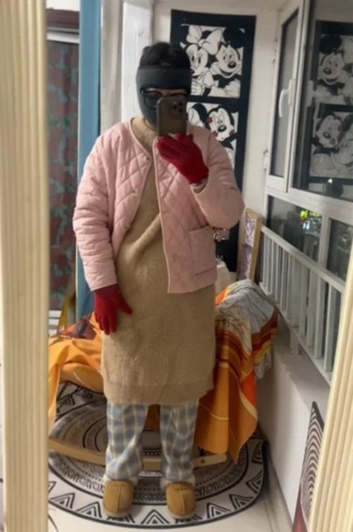 Tại sao nhiều nhân viên Trung Quốc hưởng ứng trào lưu mặc đồ thật xấu đi làm?-1