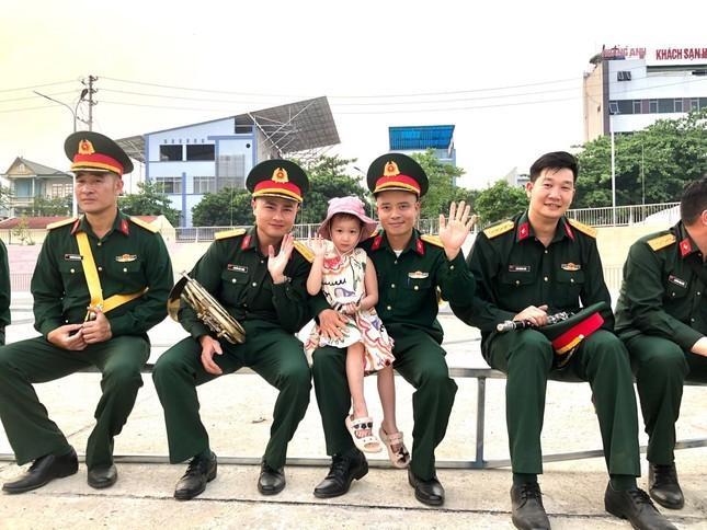 Những gương mặt được lùng gấp info sau lễ Kỷ niệm 70 năm Chiến thắng Điện Biên Phủ-3