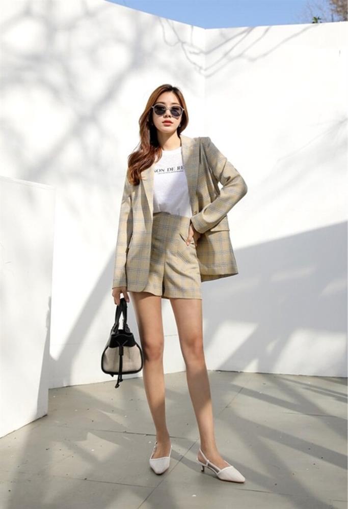 Mẹo phối đồ với quần short công sở ngày hè cho nàng sành điệu-2