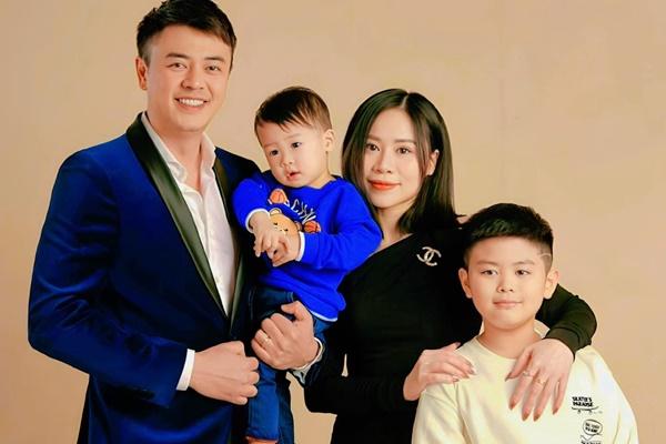 Nam MC Chiếc Nón Kỳ Diệu lấy vợ gia thế kín tiếng, giờ nổi như cồn trên phim Việt-6