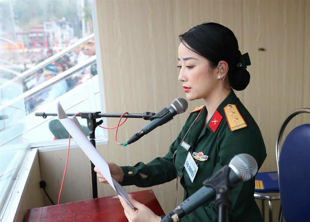 Giọng đọc Lễ kỷ niệm 70 năm Chiến thắng Điện Biên Phủ: Tôi khóc khi trời đổ mưa-3