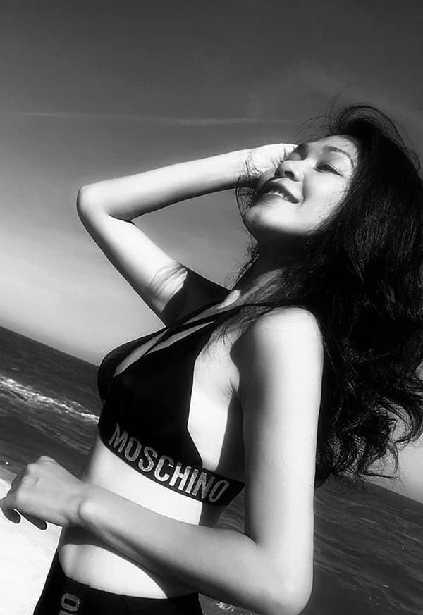 Sắc vóc tuổi U50 của người đẹp phim Lật Mặt: Sexy, trẻ hơn tuổi nhờ chăm làm 3 việc này-7