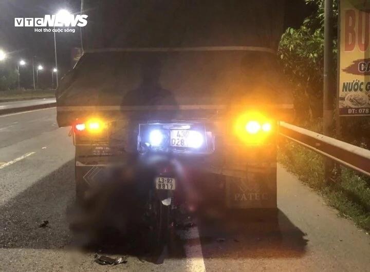 Tông xe đầu kéo đậu bên đường, nam thanh niên tử vong-1