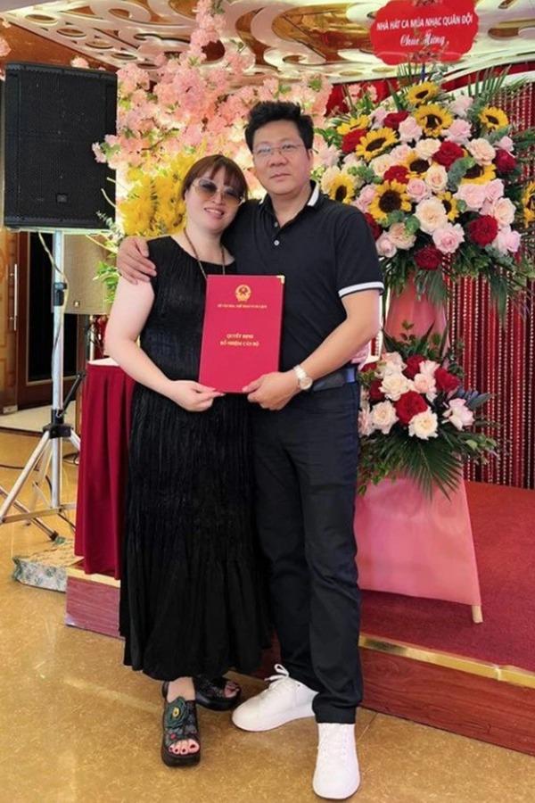 NSND dòng nhạc đỏ, giữ chức Phó Giám đốc Học viện Âm nhạc quốc gia: Sống hạnh phúc bên vợ cùng nghề ít ghen-8