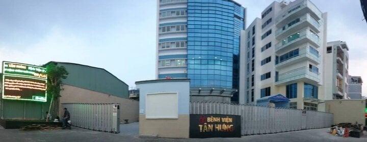 Người phụ nữ 64 tuổi tử vong sau hút mỡ, thay túi ngực-1