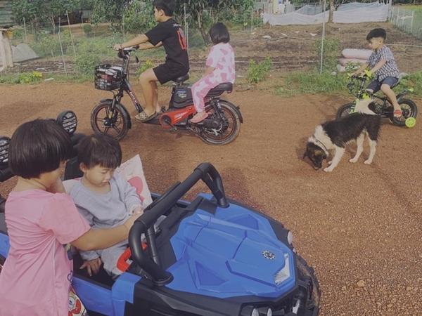 Hoa hậu từng được chồng tặng biệt thự 100 tỷ, thừa nhận sai lầm khi đưa các con bỏ phố về quê-15