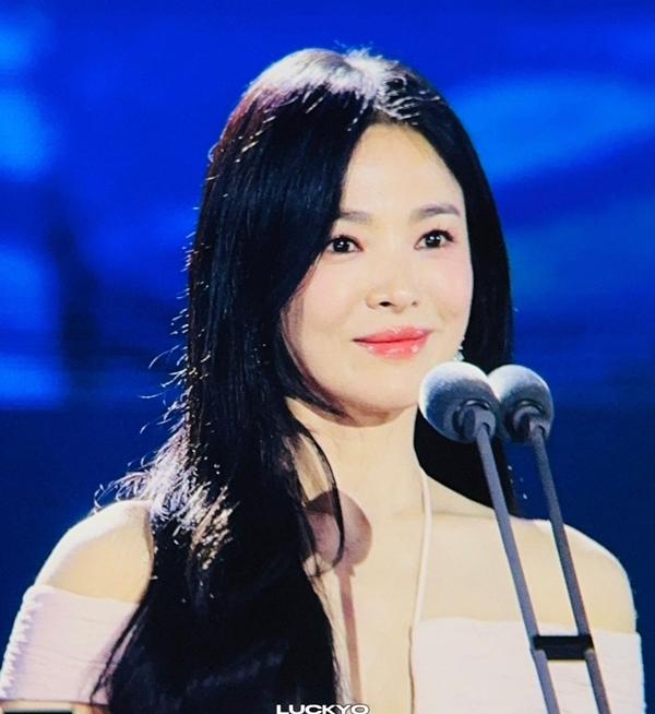 Vẻ đẹp tuổi 43 của Song Hye Kyo-6
