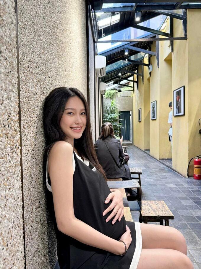 Nàng wags Việt khi mang bầu: Doãn Hải My nhan sắc đỉnh chóp, Chu Thanh Huyền đu trend nhảy nhót-5