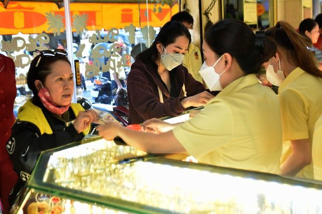 Liên tục tăng sốc, giá vàng miếng SJC sắp chạm 90 triệu đồng/lượng-1