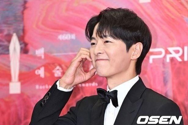 Vì sao Song Joong Ki thở thôi cũng bị ghét?-18