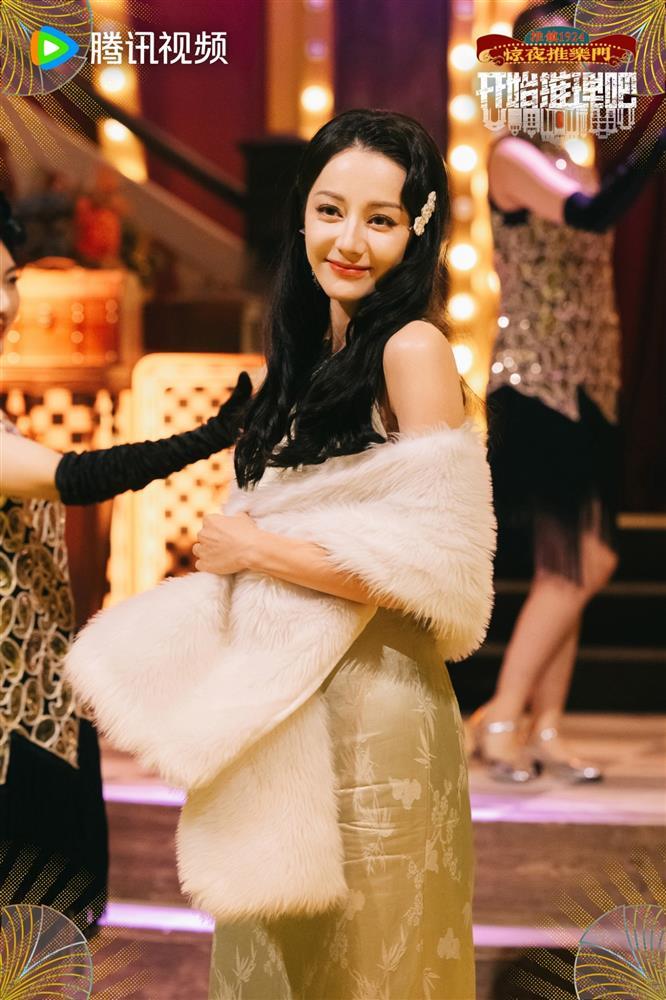 Cận ảnh gương mặt đẹp không tỳ vết của Địch Lệ Nhiệt Ba qua ảnh chưa chỉnh sửa-3