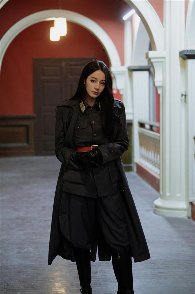 Cận ảnh gương mặt đẹp không tỳ vết của Địch Lệ Nhiệt Ba qua ảnh chưa chỉnh sửa-4